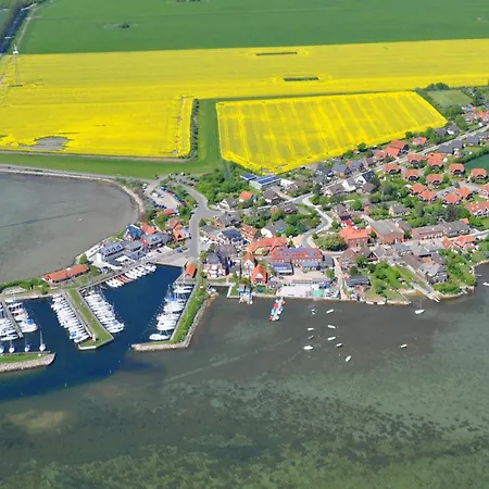Ort Lemkenhafen Moewennest Fehmarn